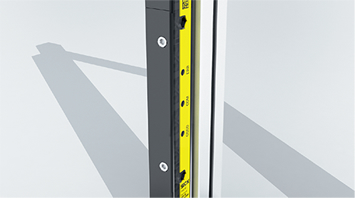 mac4側面を直接、機械フレームへ取り付け